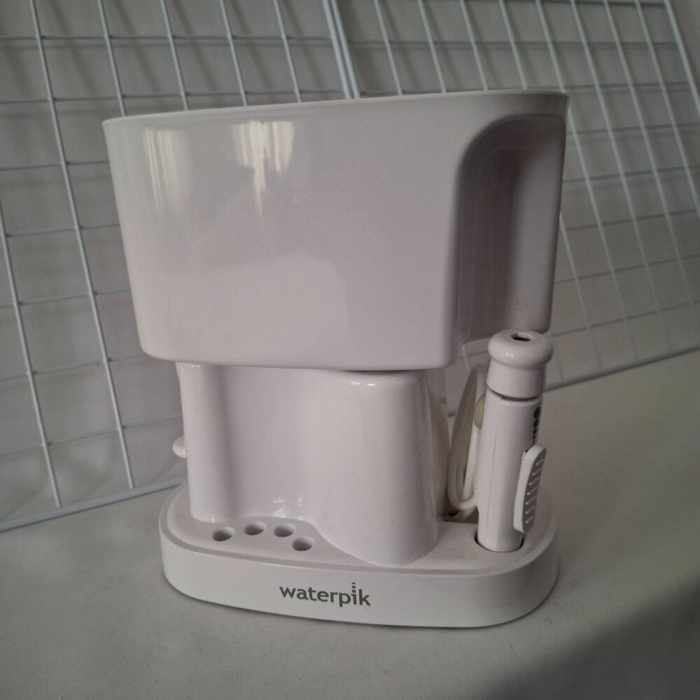 Waterpik Classic Professional Water Flosser WP 65C - Tips Not Included – New